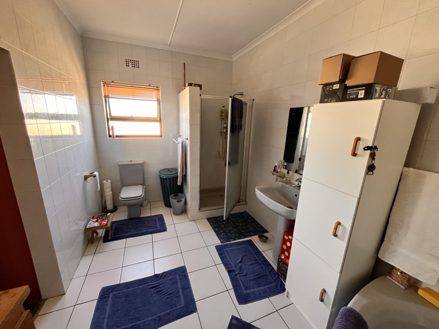 5 Bedroom Property for Sale in Lamberts Bay Western Cape